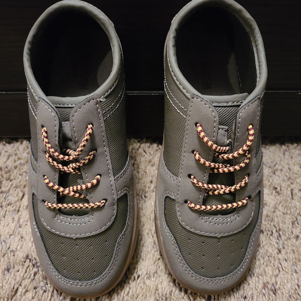 NWOT Boys Casual Slip On - Picture 2 of 4